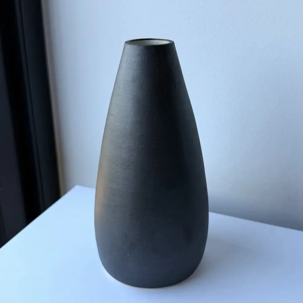 Material Good Pod Bud Vase Lauren Burman Pottery Matte Black Blackboard 6 1/2